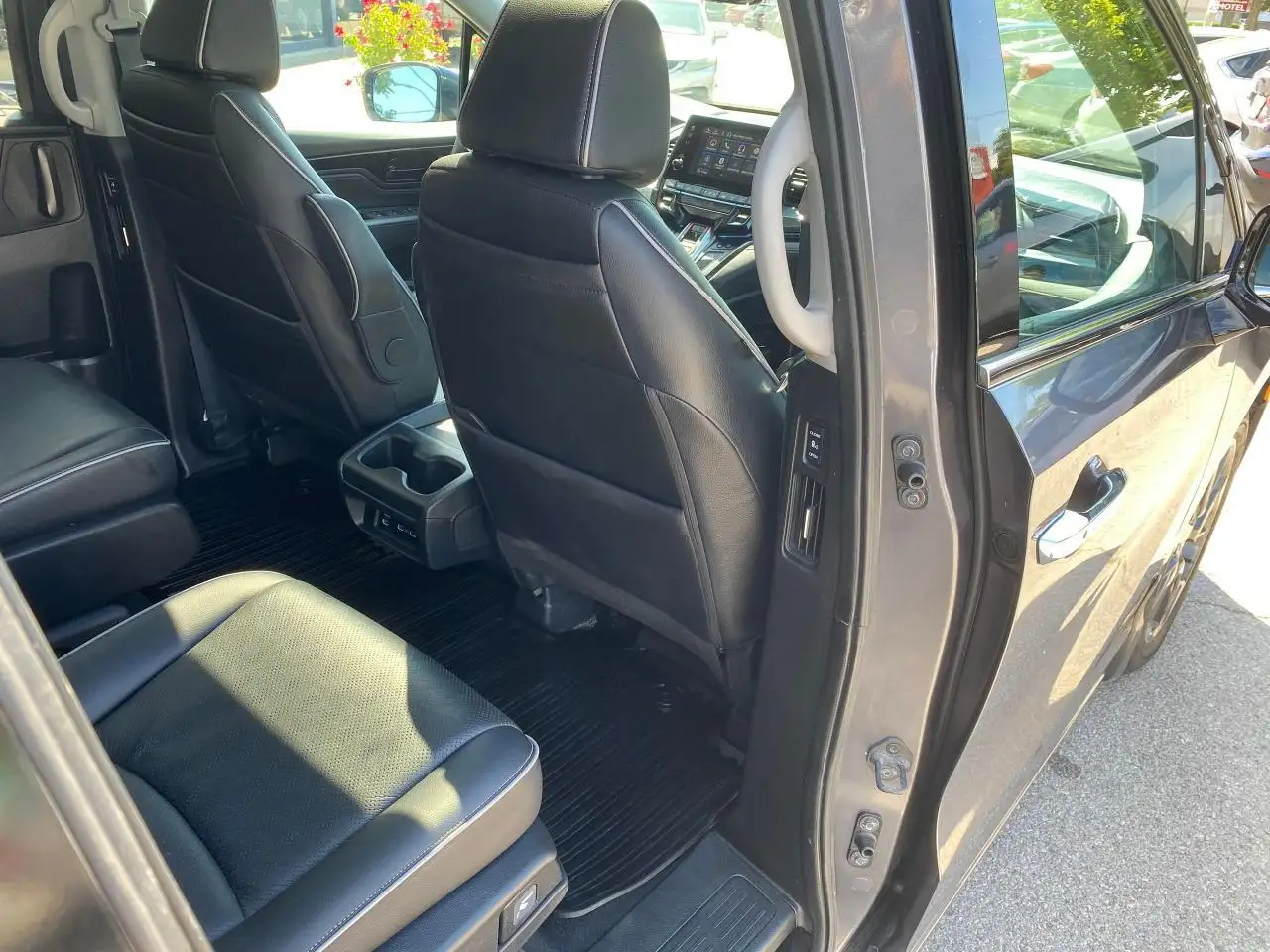Honda Odyssey снимка Honda Odyssey