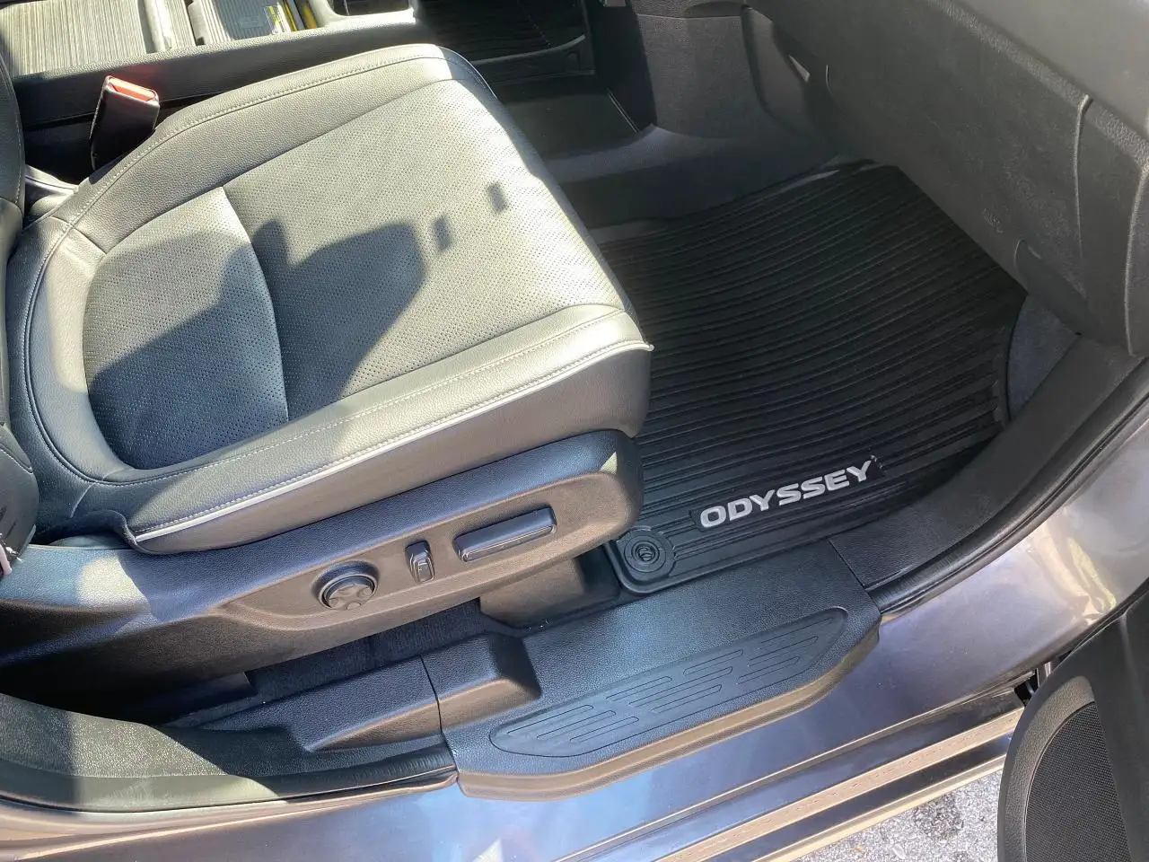 Honda Odyssey снимка Honda Odyssey