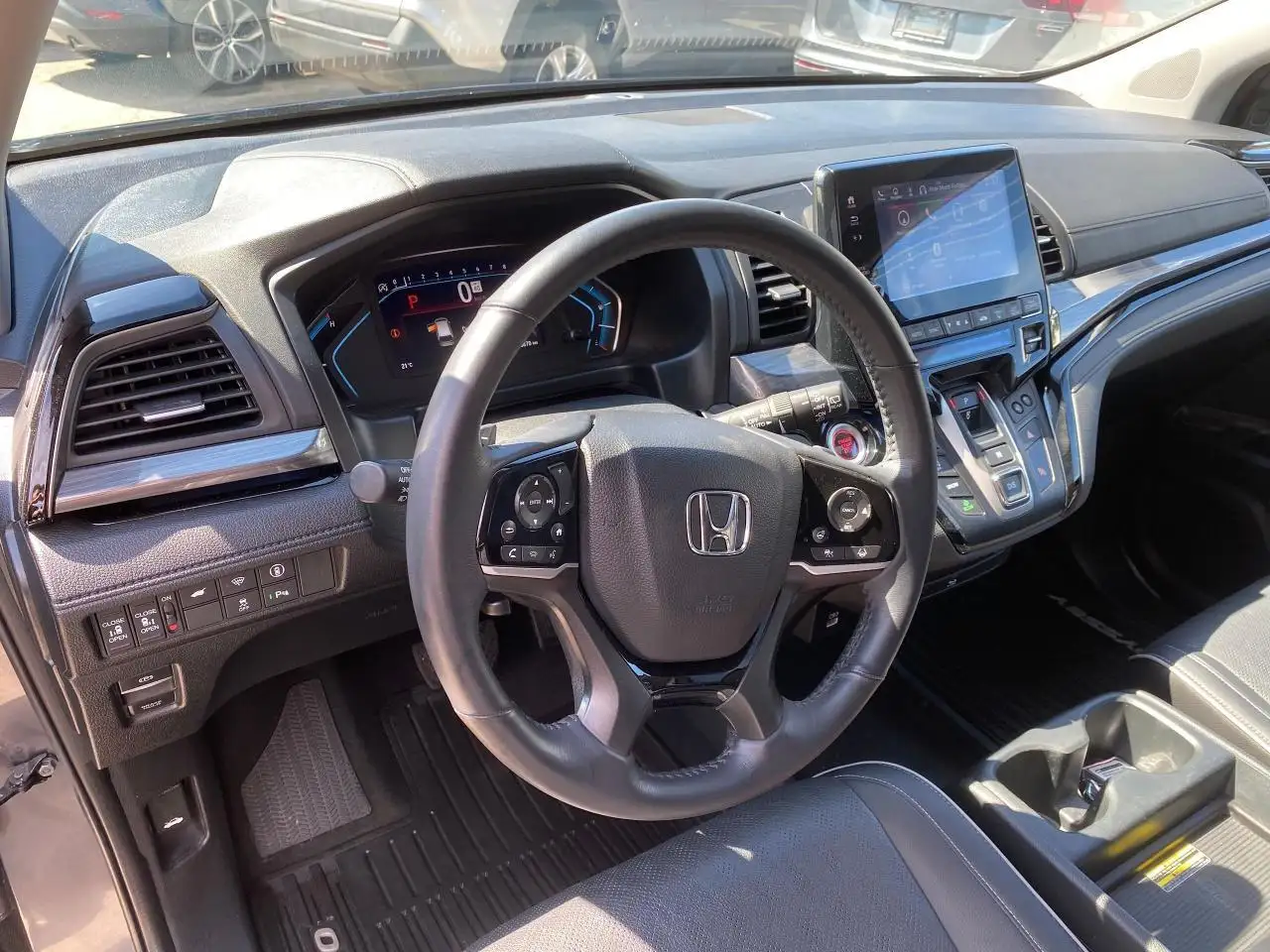 Honda Odyssey снимка Honda Odyssey