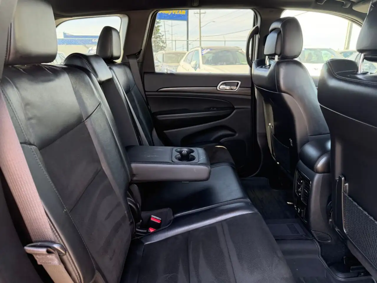 Jeep Grand Cherokee снимка Jeep Grand Cherokee