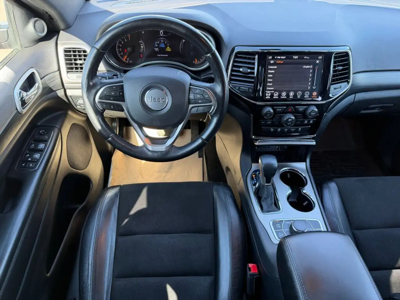 Jeep Grand Cherokee снимка Jeep Grand Cherokee