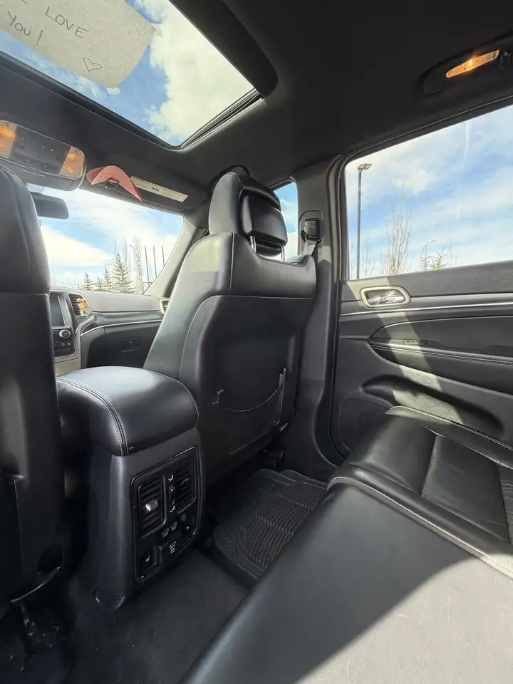 Jeep Grand Cherokee снимка Jeep Grand Cherokee