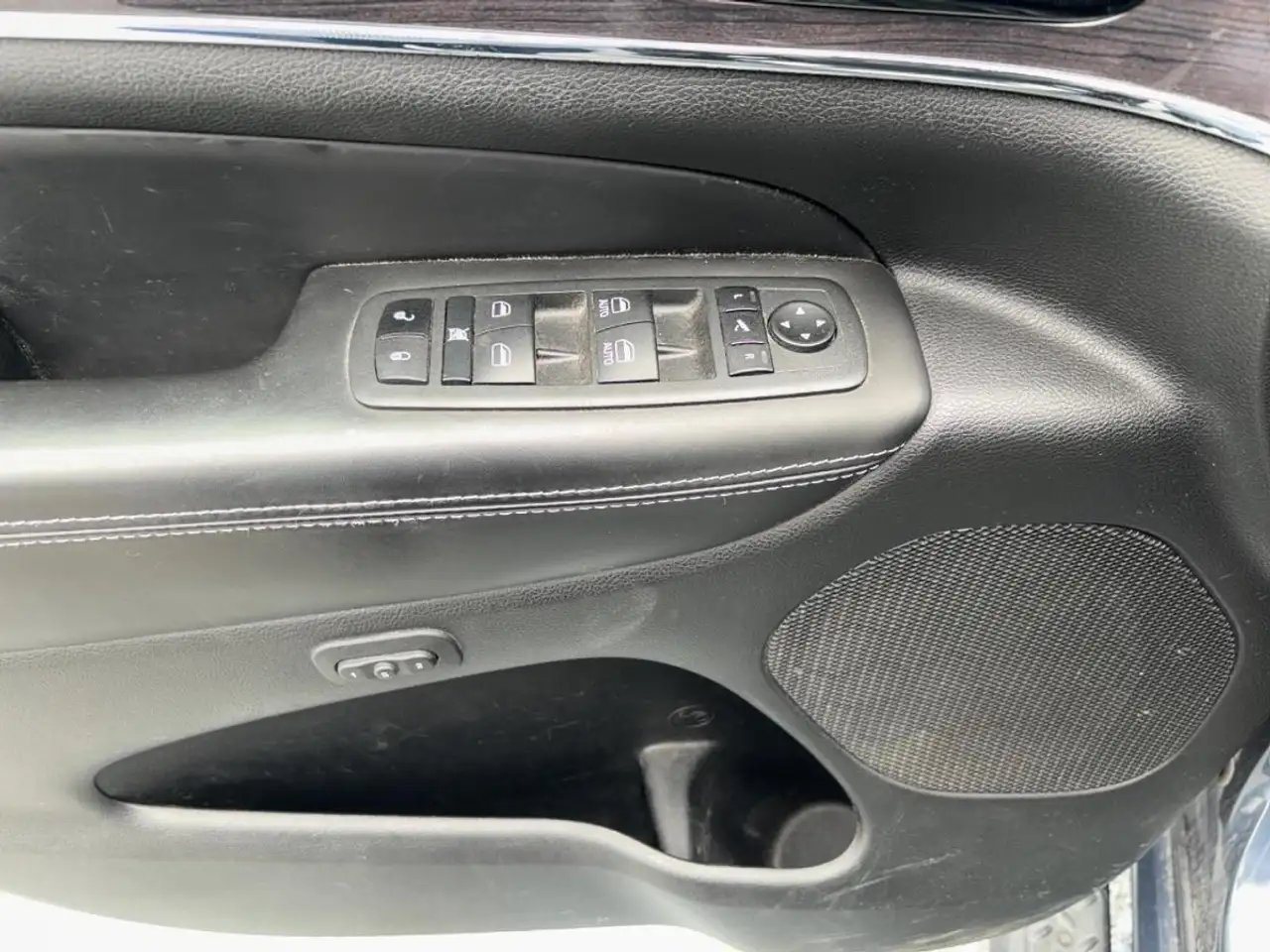 Jeep Grand Cherokee photo Jeep Grand Cherokee
