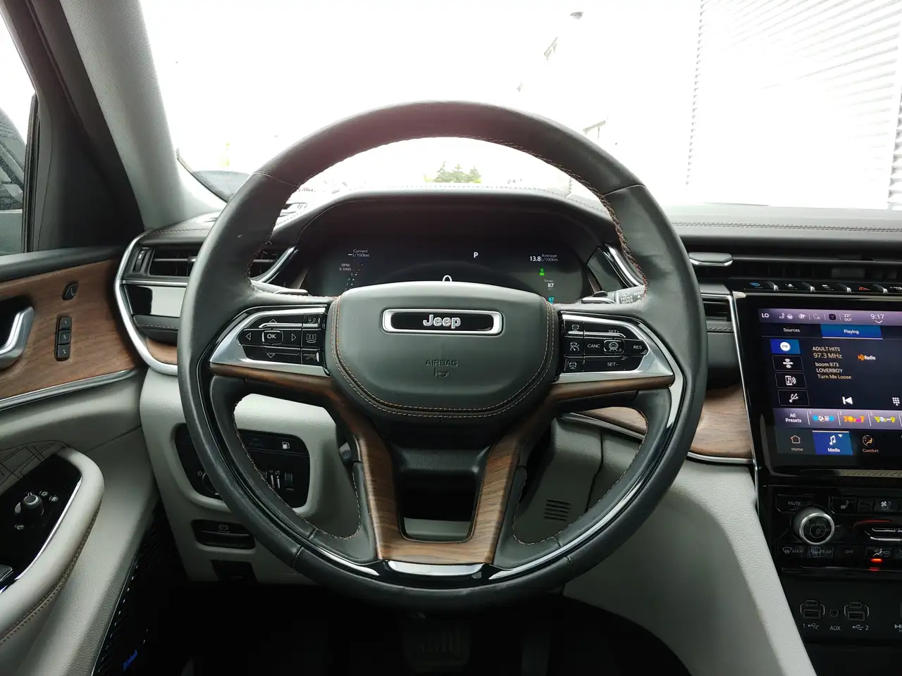 Jeep Grand Cherokee photo Jeep Grand Cherokee