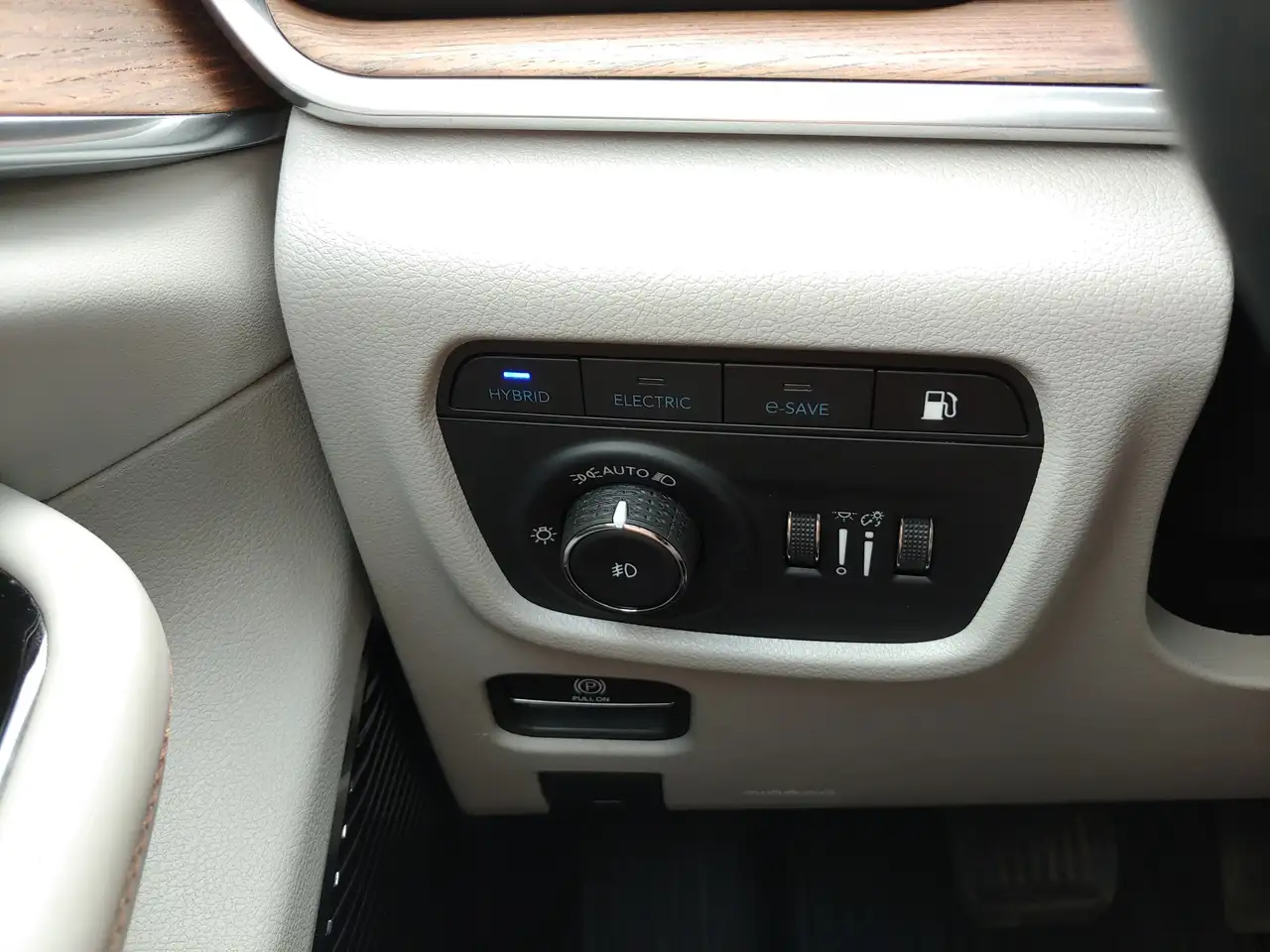 Jeep Grand Cherokee photo Jeep Grand Cherokee