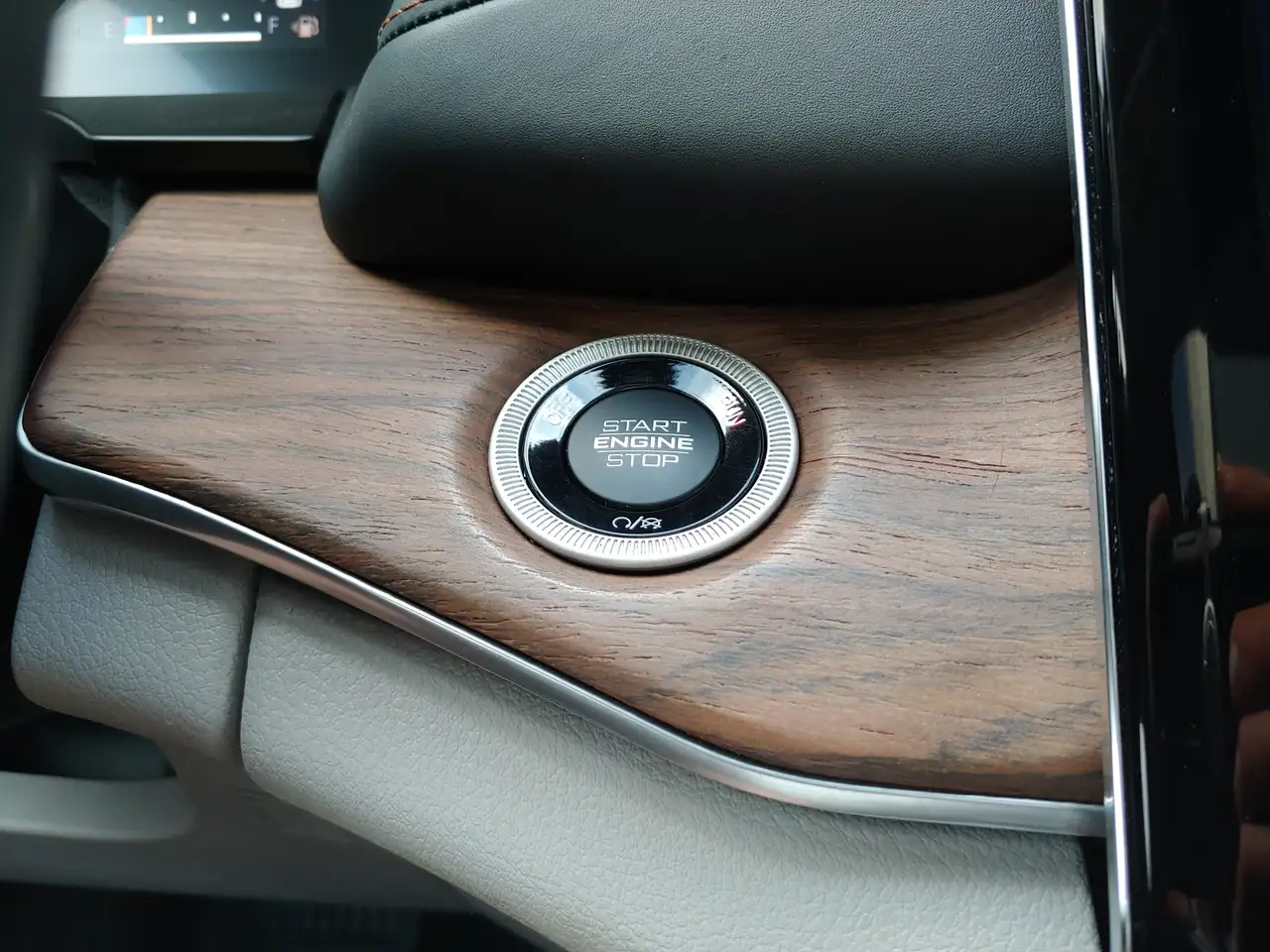 Jeep Grand Cherokee photo Jeep Grand Cherokee