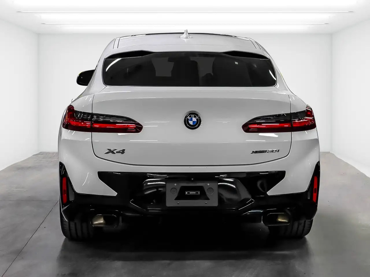 BMW X4 photo BMW X4