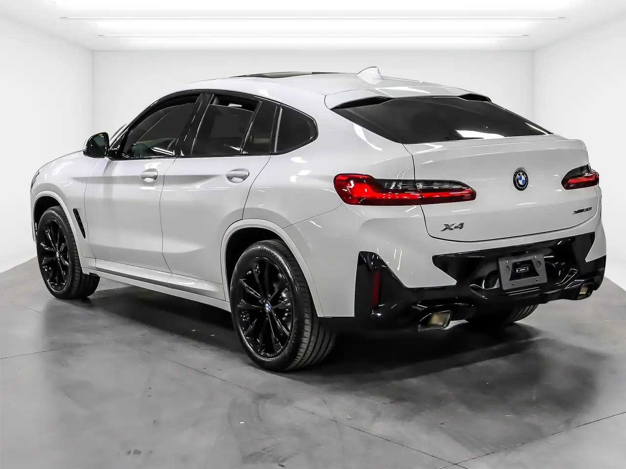 BMW X4 photo BMW X4