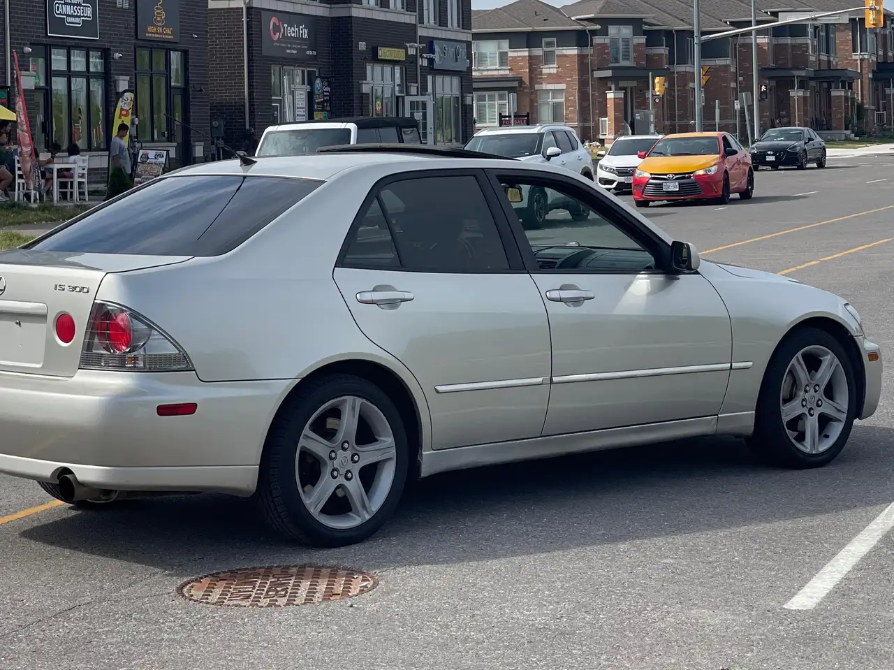 Lexus IS photo Lexus IS