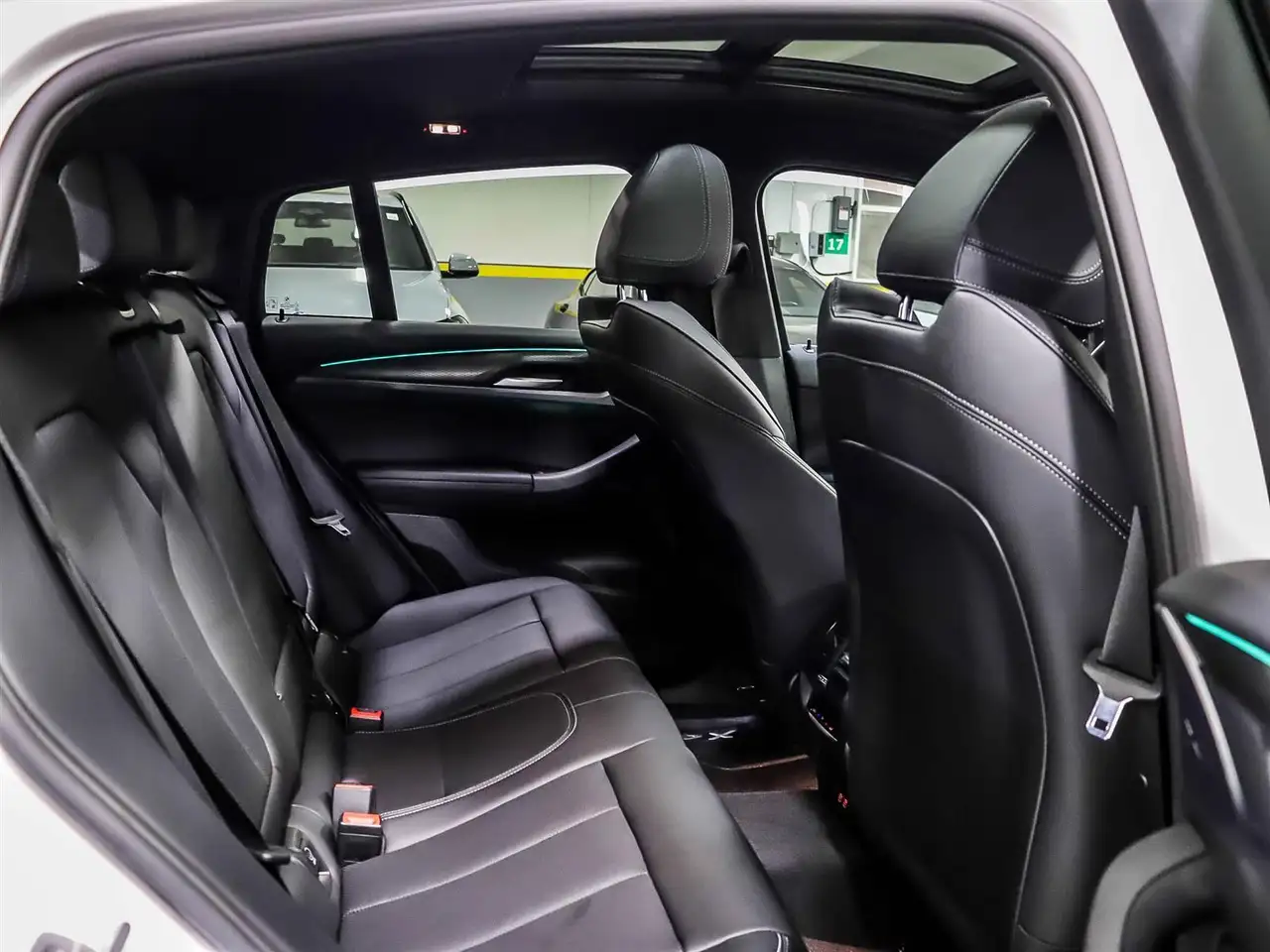 BMW X4 photo BMW X4