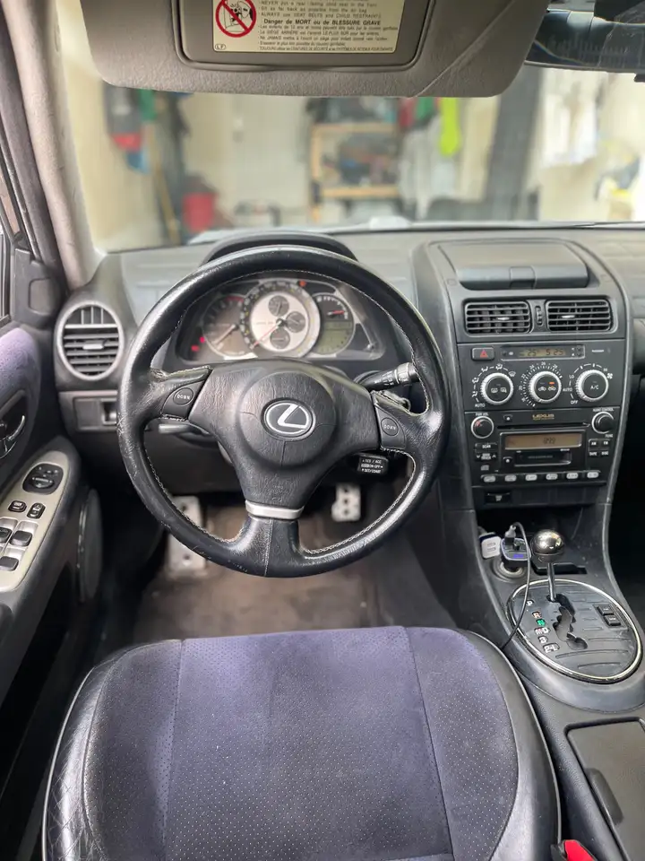 Lexus IS photo Lexus IS