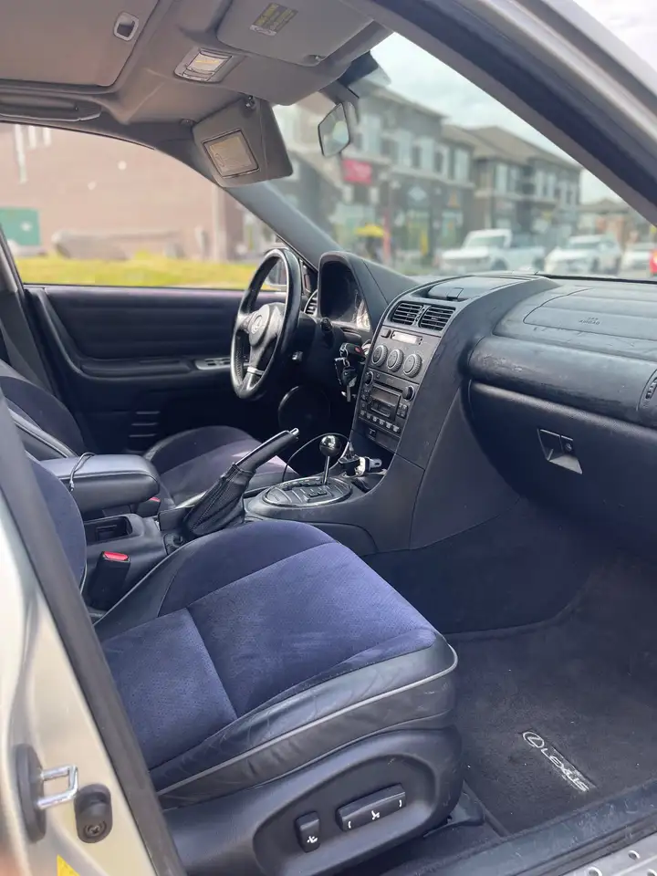 Lexus IS photo Lexus IS
