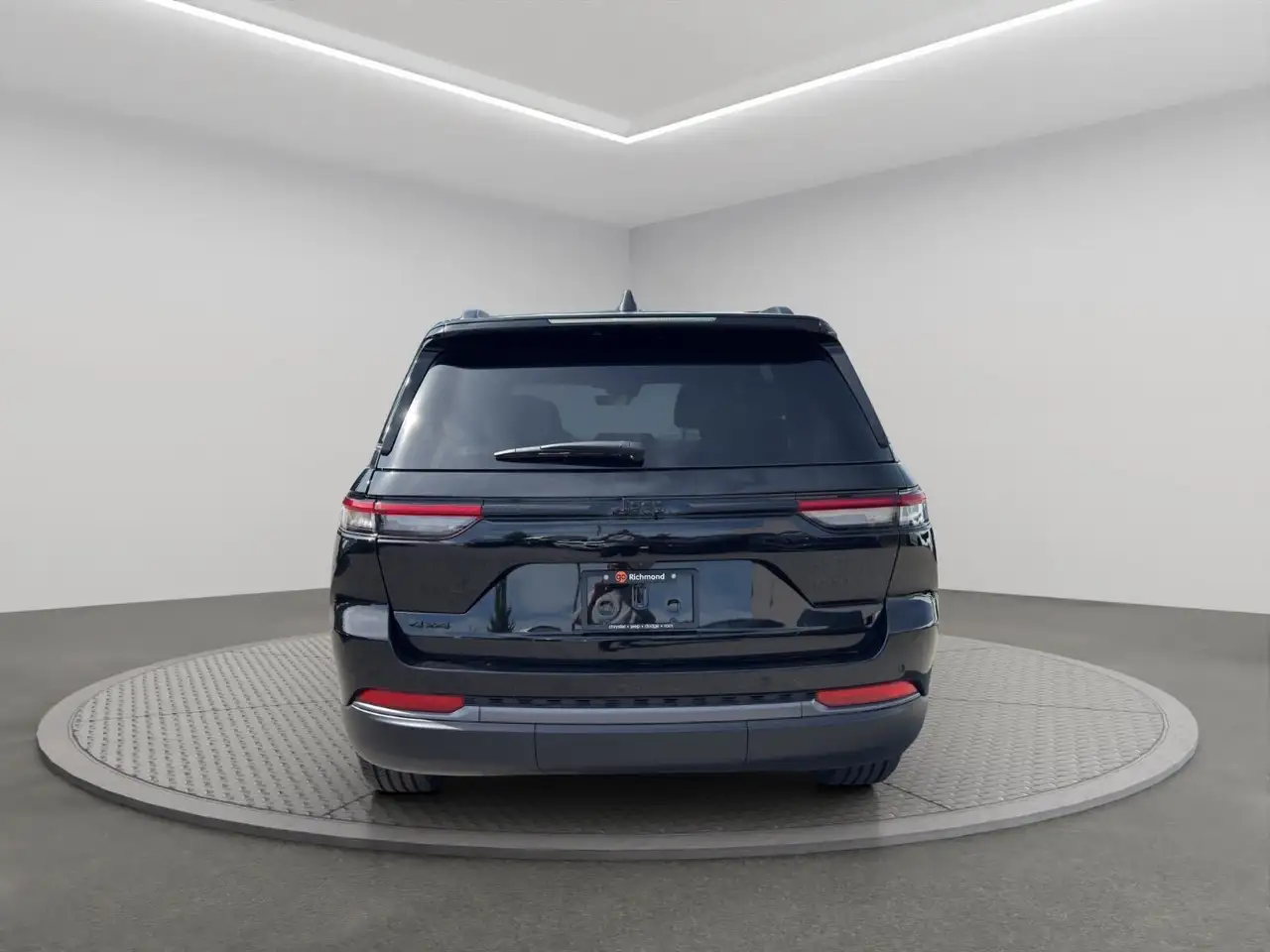 Jeep Grand Cherokee снимка Jeep Grand Cherokee