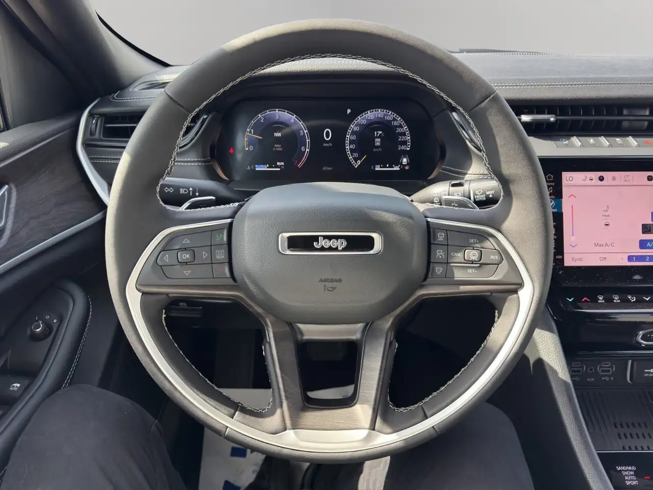 Jeep Grand Cherokee снимка Jeep Grand Cherokee