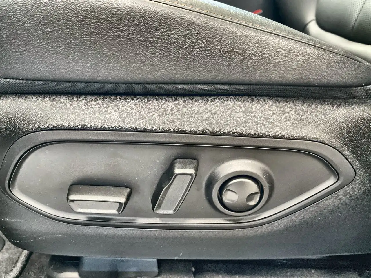 Jeep Cherokee photo Jeep Cherokee