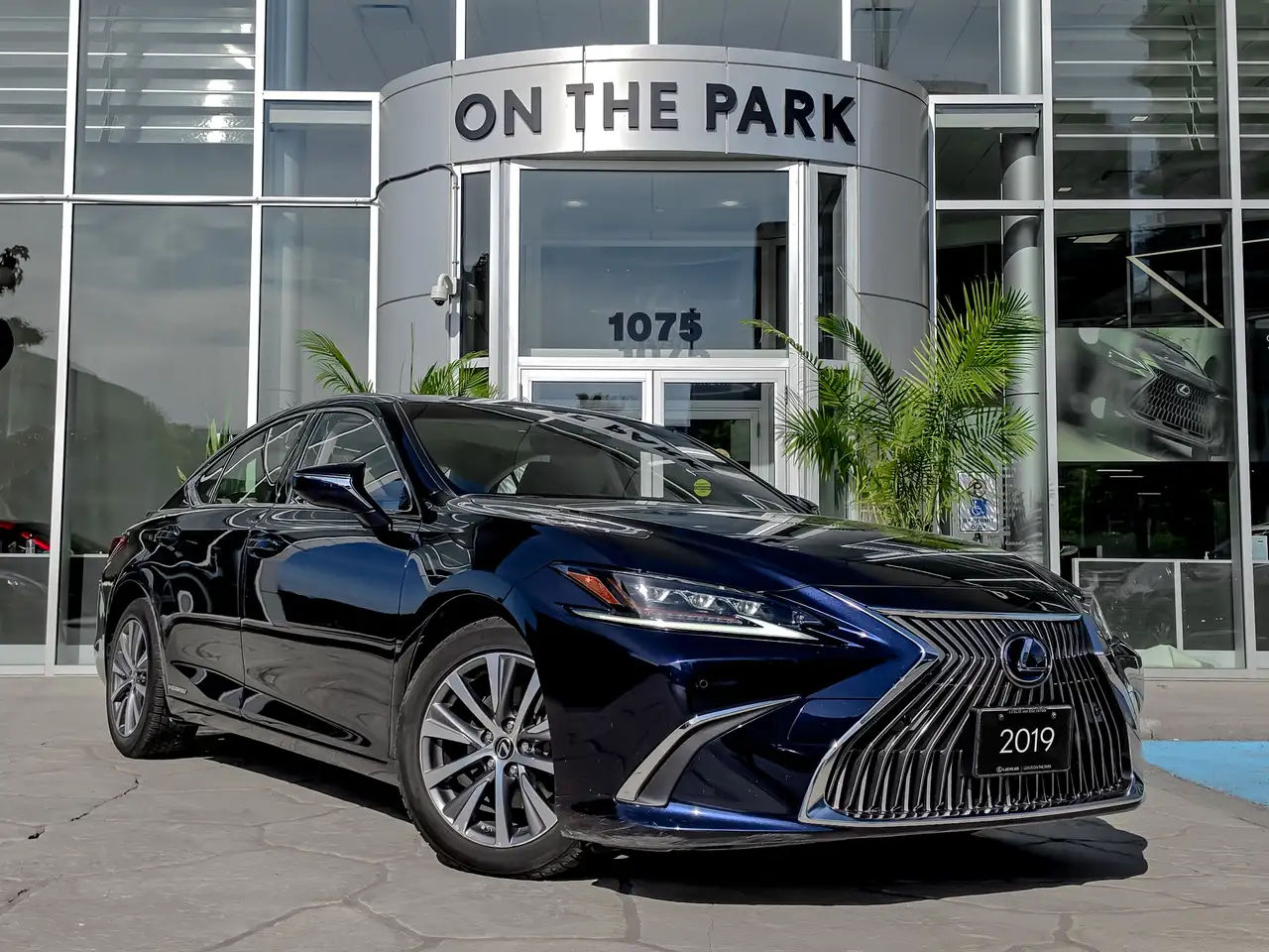 2019 Lexus ES