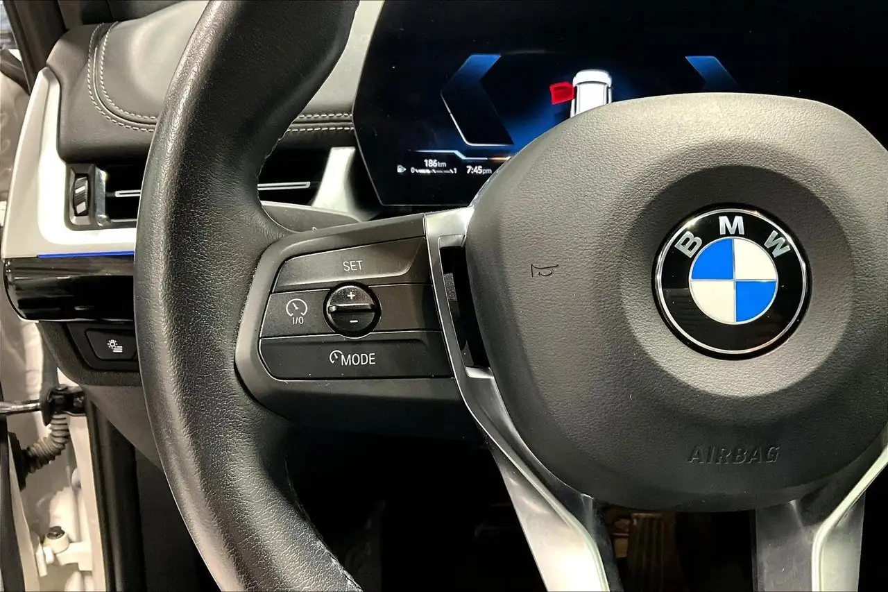 BMW X1 photo BMW X1