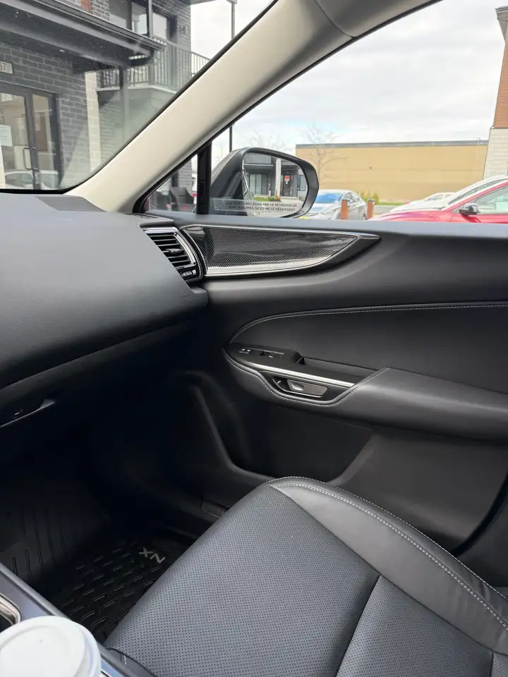 Lexus NX снимка Lexus NX