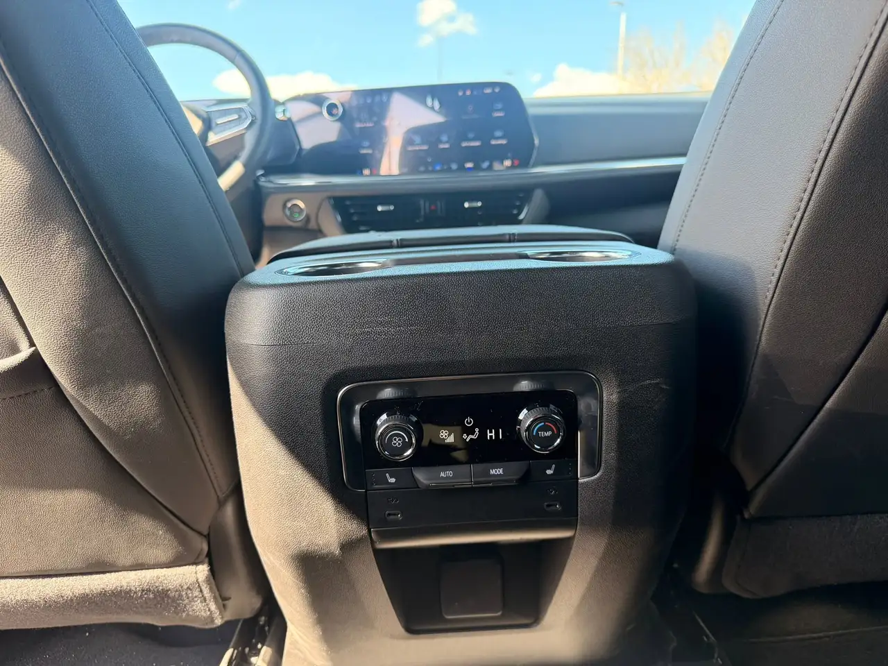 Chevrolet Tahoe снимка Chevrolet Tahoe