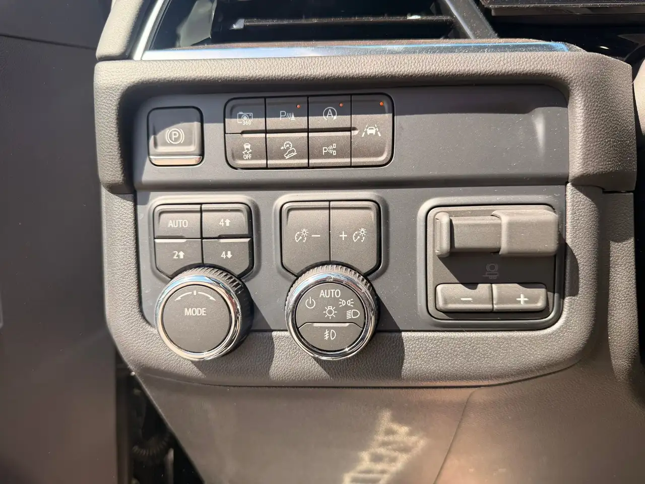 Chevrolet Tahoe снимка Chevrolet Tahoe