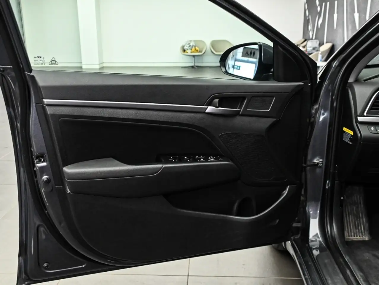 Hyundai ELANTRA fotografie Hyundai ELANTRA