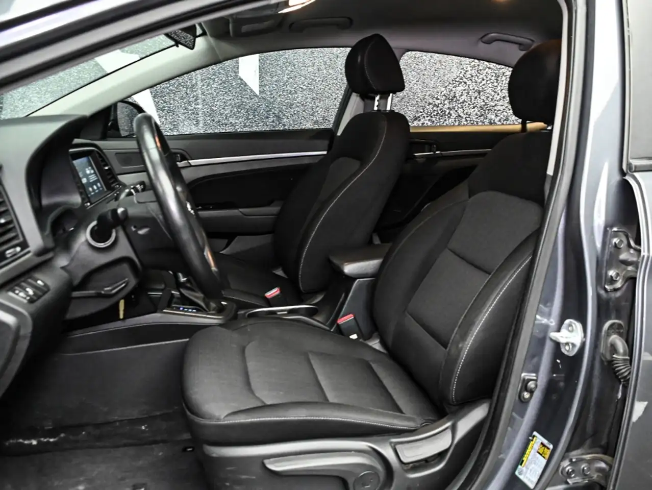 Hyundai ELANTRA fotografie Hyundai ELANTRA