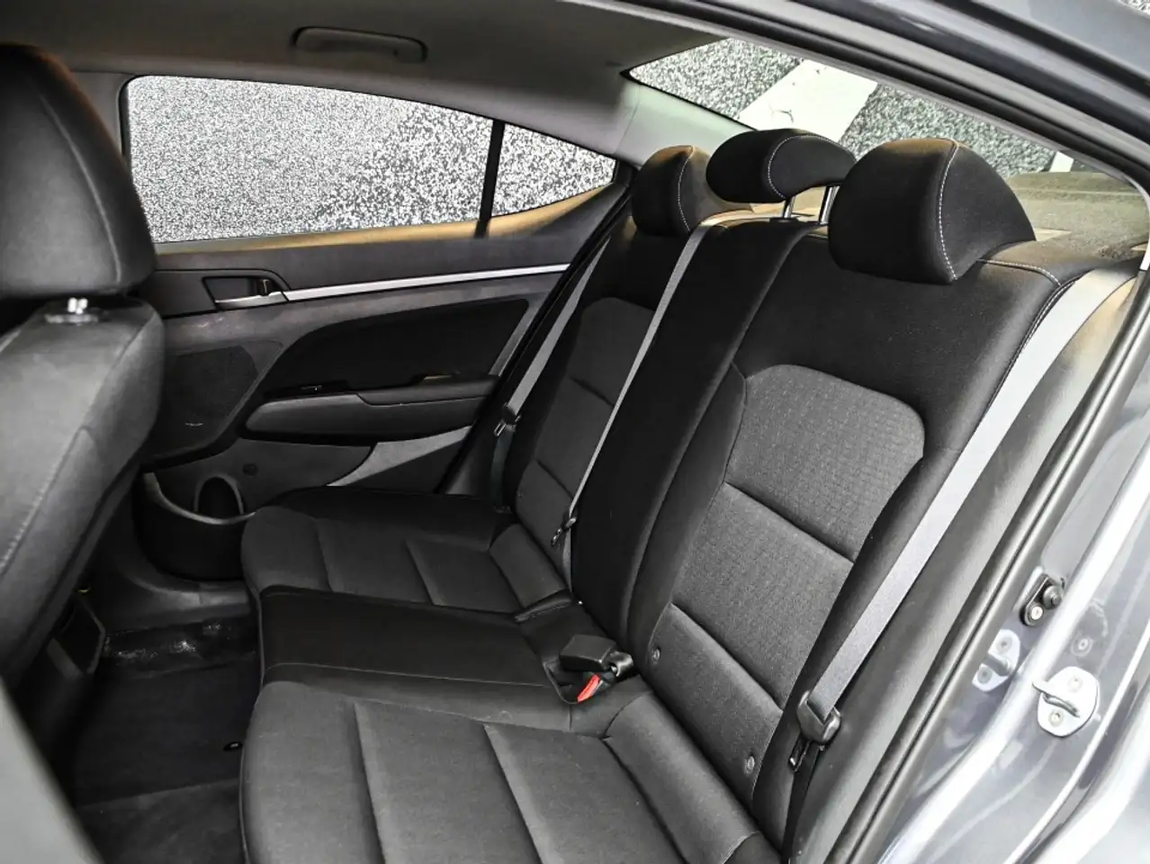 Hyundai ELANTRA fotografie Hyundai ELANTRA