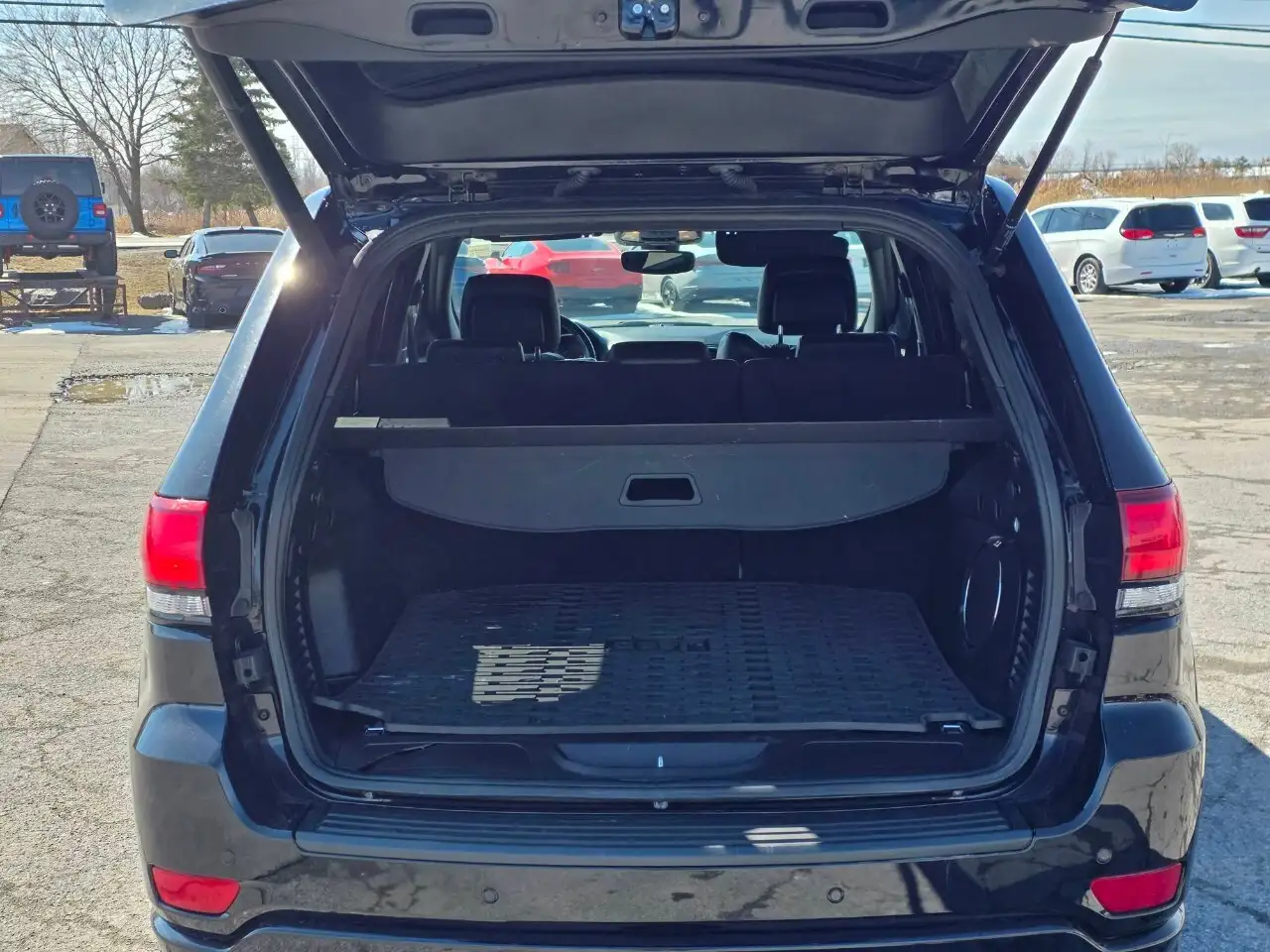 Jeep Grand Cherokee снимка Jeep Grand Cherokee