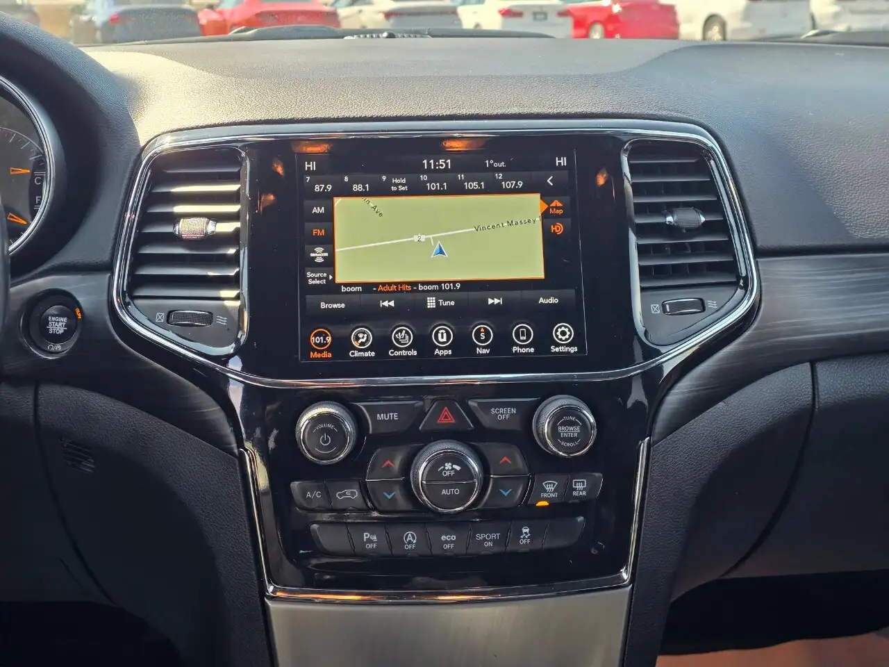 Jeep Grand Cherokee снимка Jeep Grand Cherokee