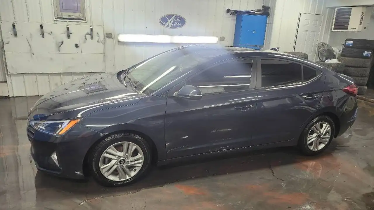 Hyundai ELANTRA снимка Hyundai ELANTRA