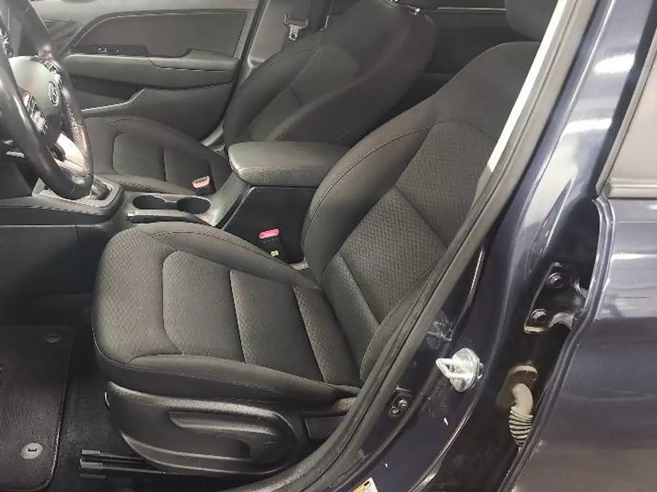 Hyundai ELANTRA снимка Hyundai ELANTRA