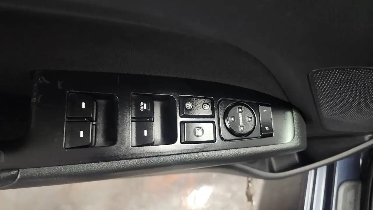Hyundai ELANTRA снимка Hyundai ELANTRA