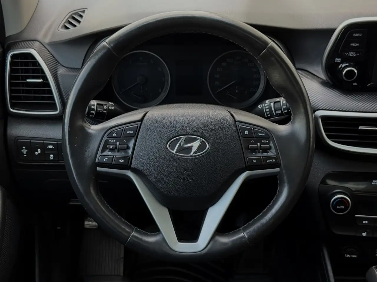 Hyundai TUCSON photo Hyundai TUCSON