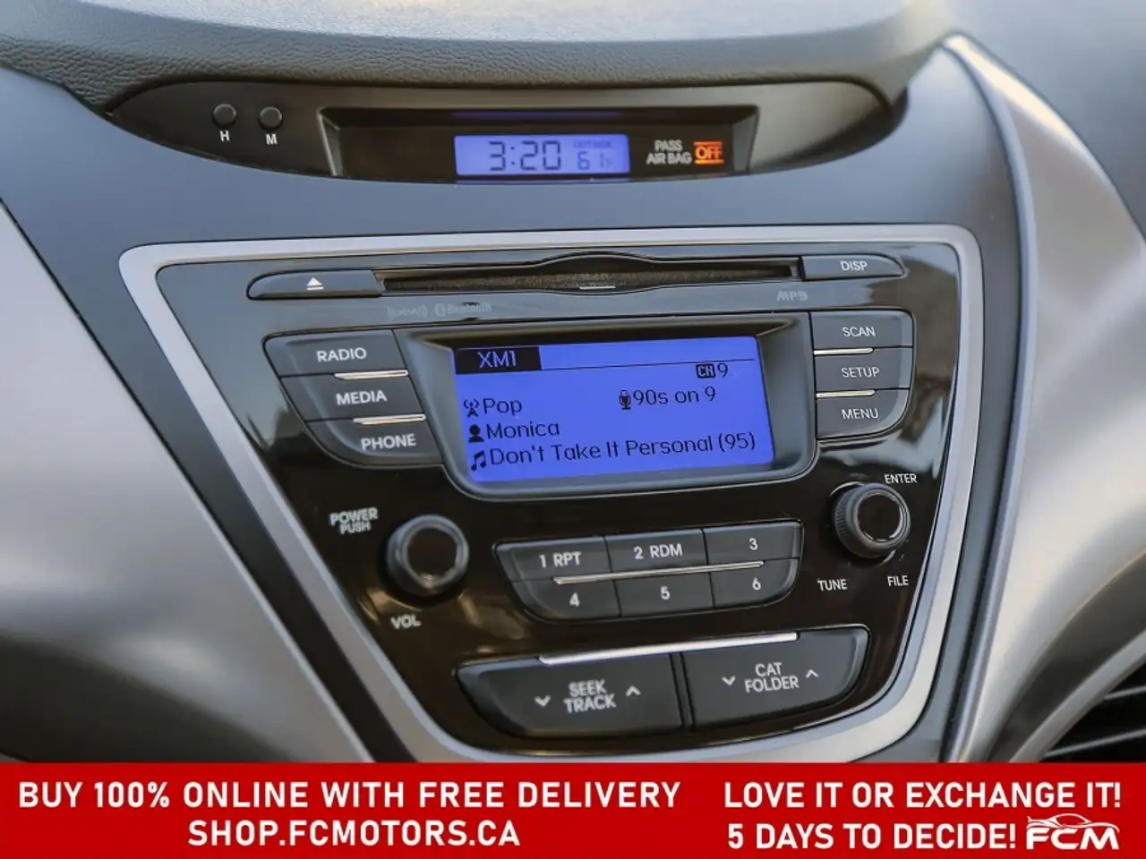 Hyundai ELANTRA photo Hyundai ELANTRA