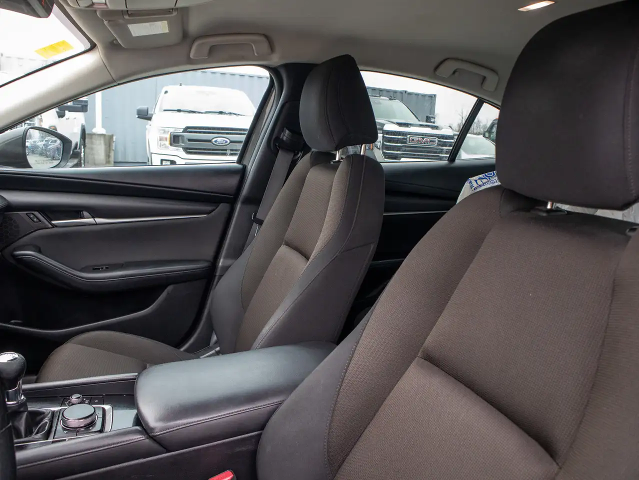 Mazda 3 снимка Mazda 3