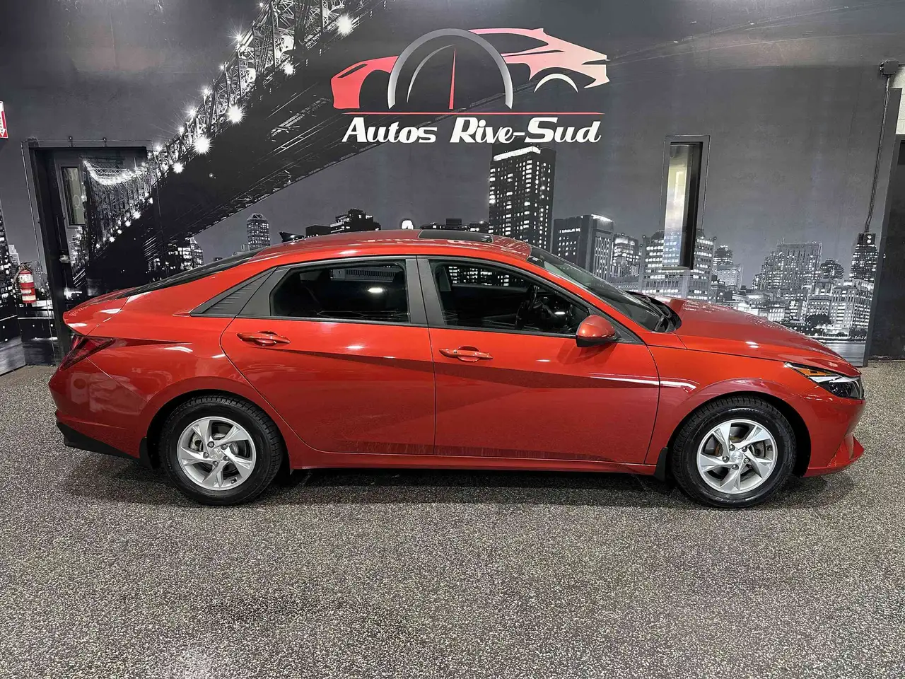 Hyundai ELANTRA photo Hyundai ELANTRA
