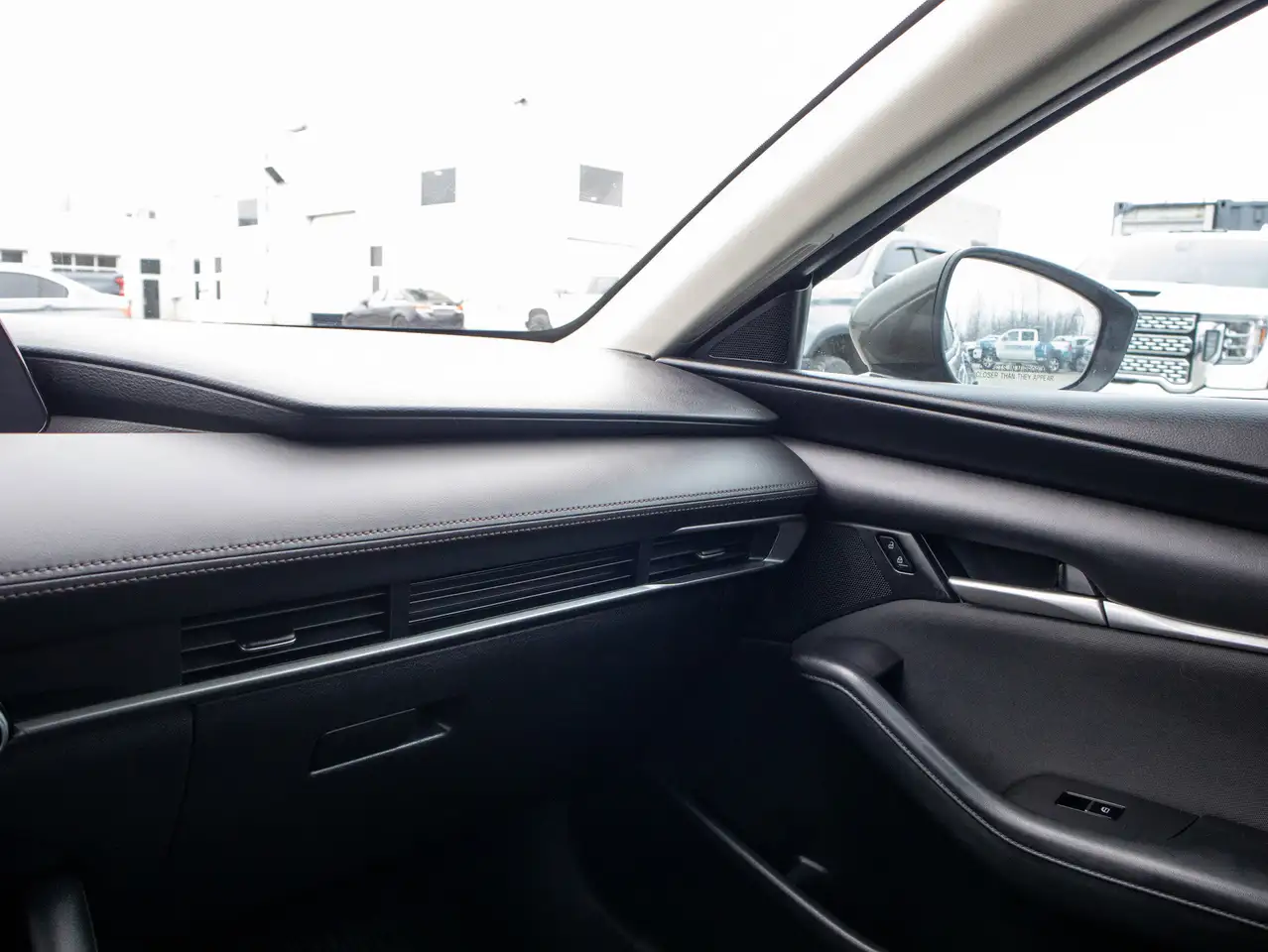 Mazda 3 снимка Mazda 3