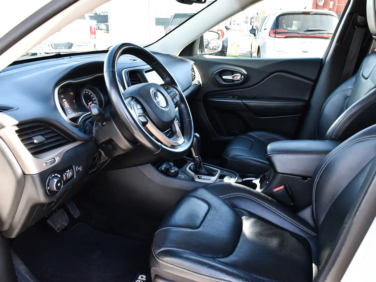Jeep Cherokee photo Jeep Cherokee