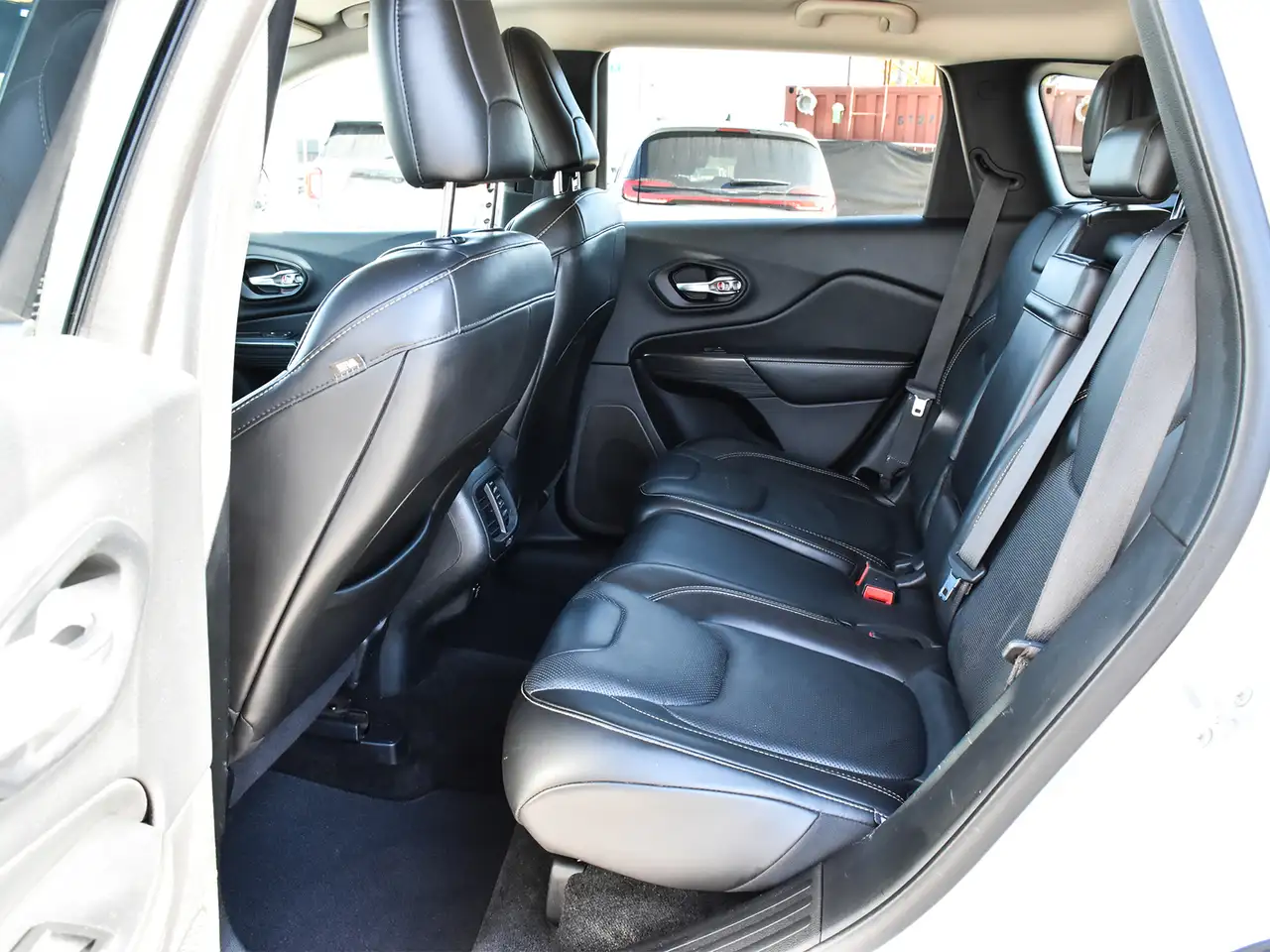 Jeep Cherokee photo Jeep Cherokee