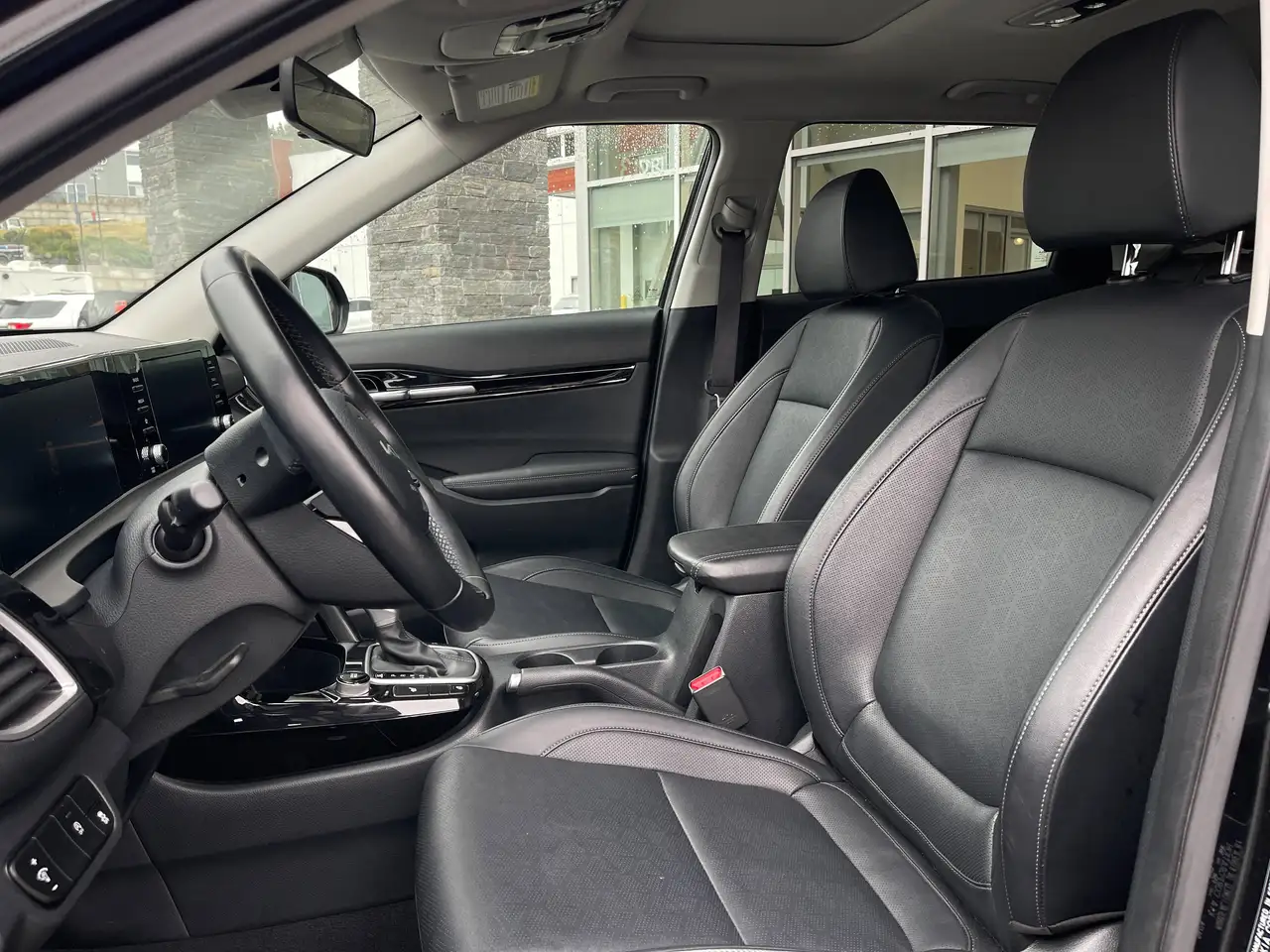 Kia Seltos снимка Kia Seltos
