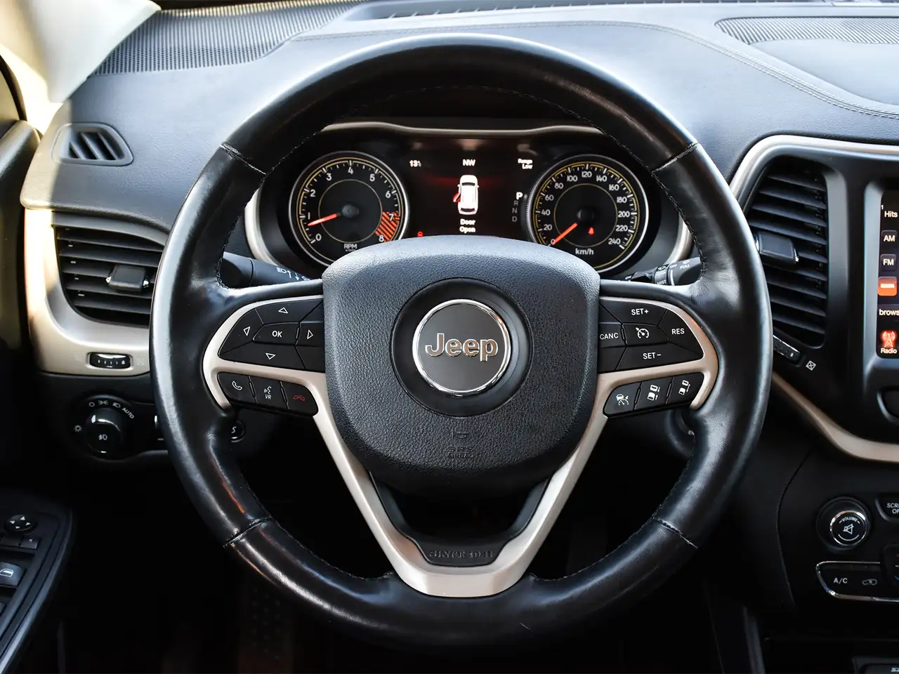 Jeep Cherokee photo Jeep Cherokee