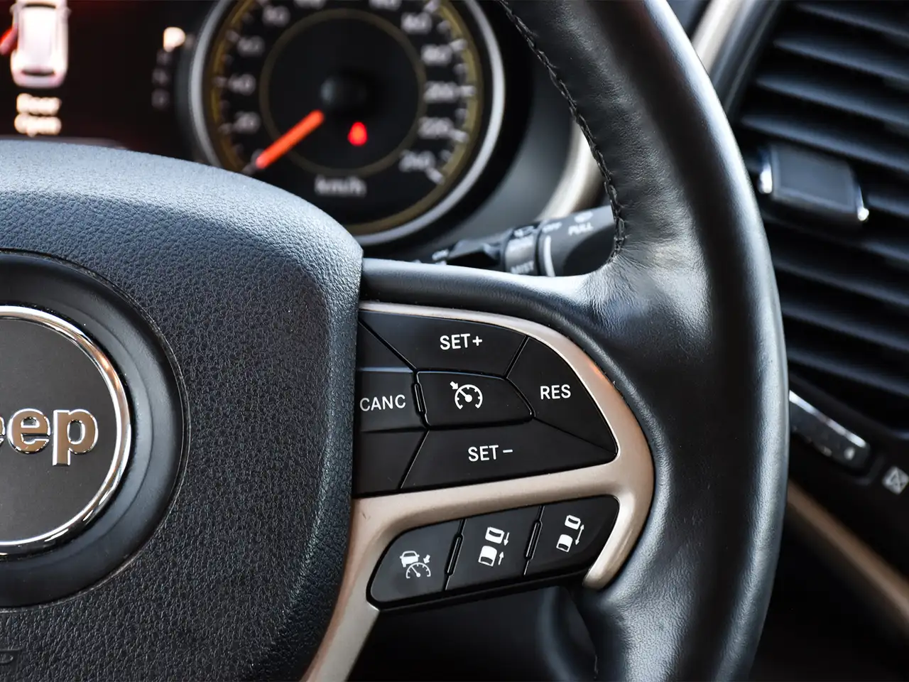 Jeep Cherokee photo Jeep Cherokee