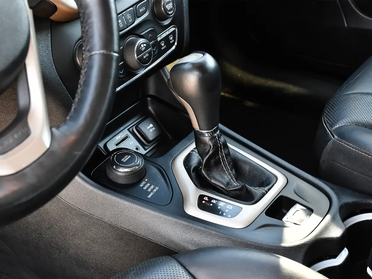 Jeep Cherokee photo Jeep Cherokee