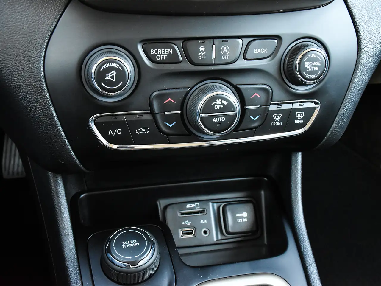 Jeep Cherokee photo Jeep Cherokee