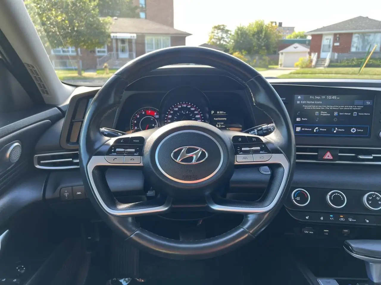 Hyundai ELANTRA fotografie Hyundai ELANTRA