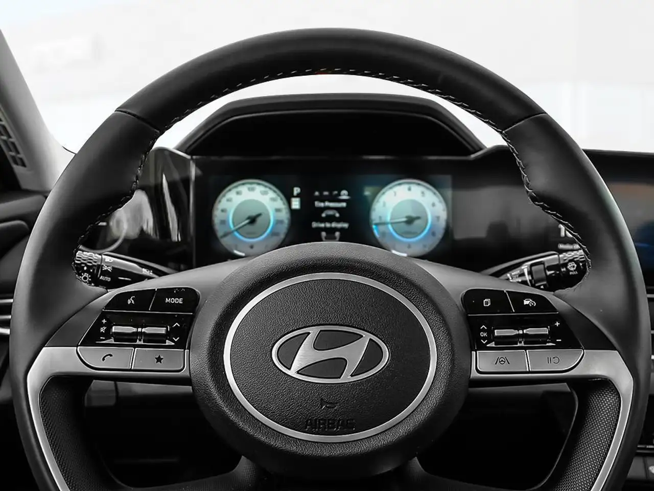 Hyundai ELANTRA fotografie Hyundai ELANTRA