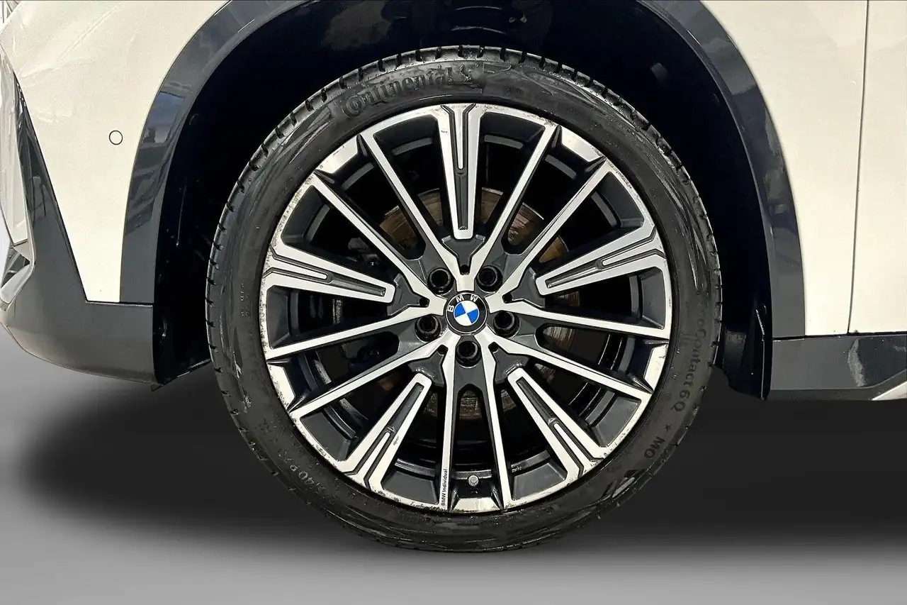 BMW X1 photo BMW X1