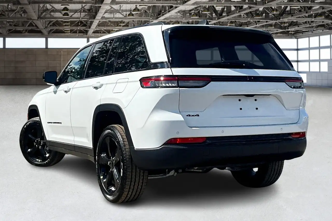 Jeep Grand Cherokee снимка Jeep Grand Cherokee