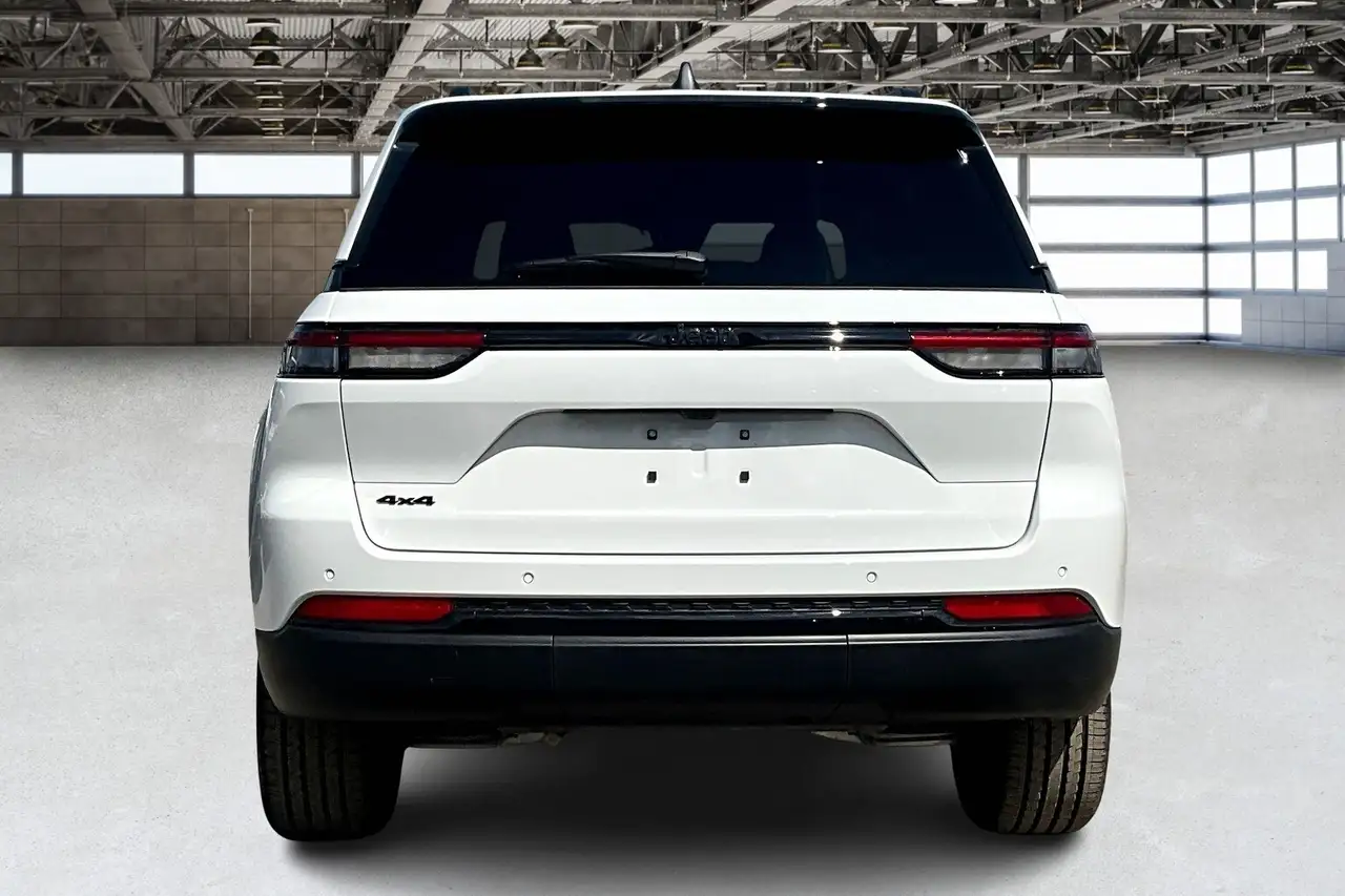Jeep Grand Cherokee снимка Jeep Grand Cherokee