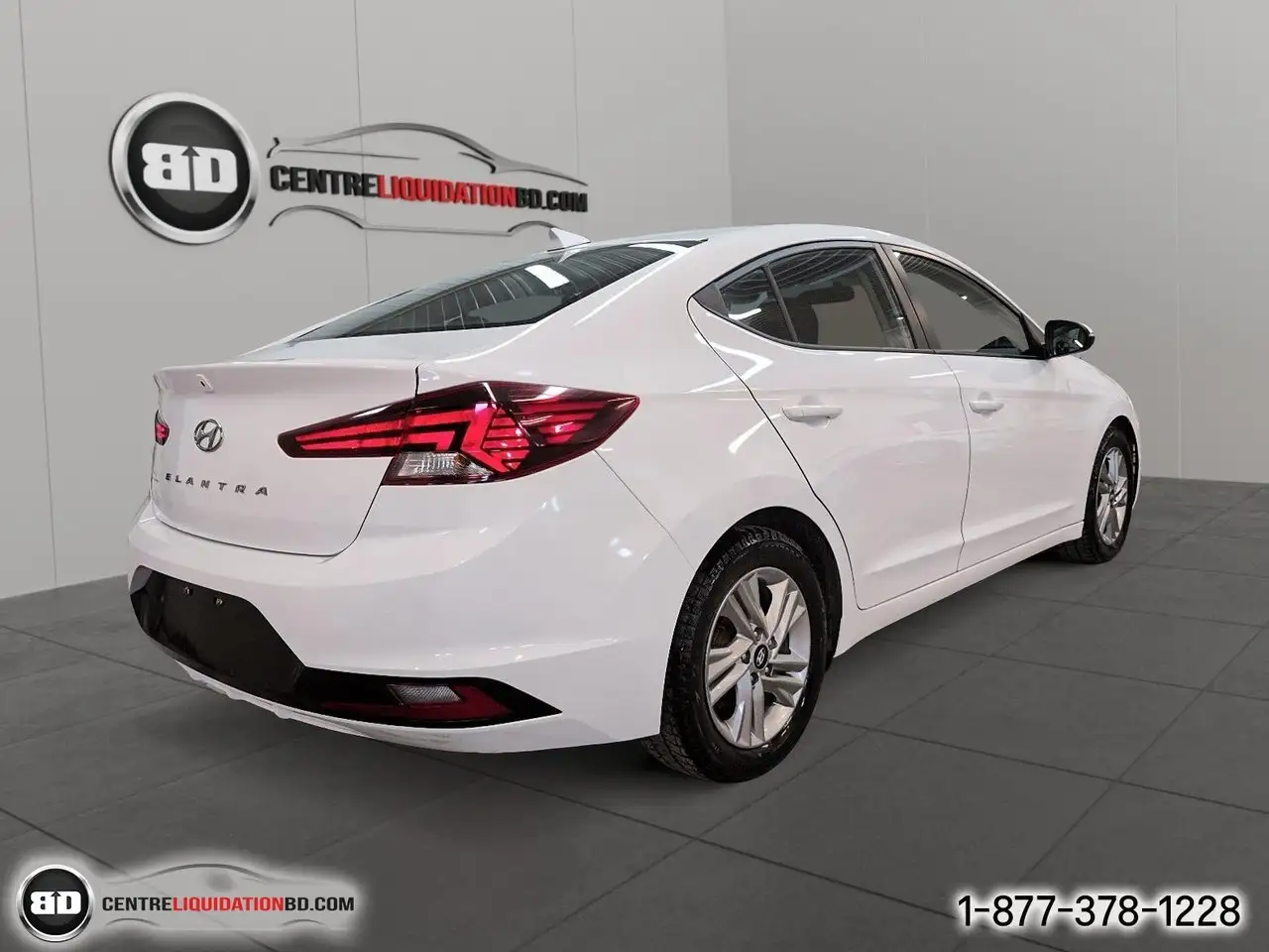 Hyundai ELANTRA снимка Hyundai ELANTRA